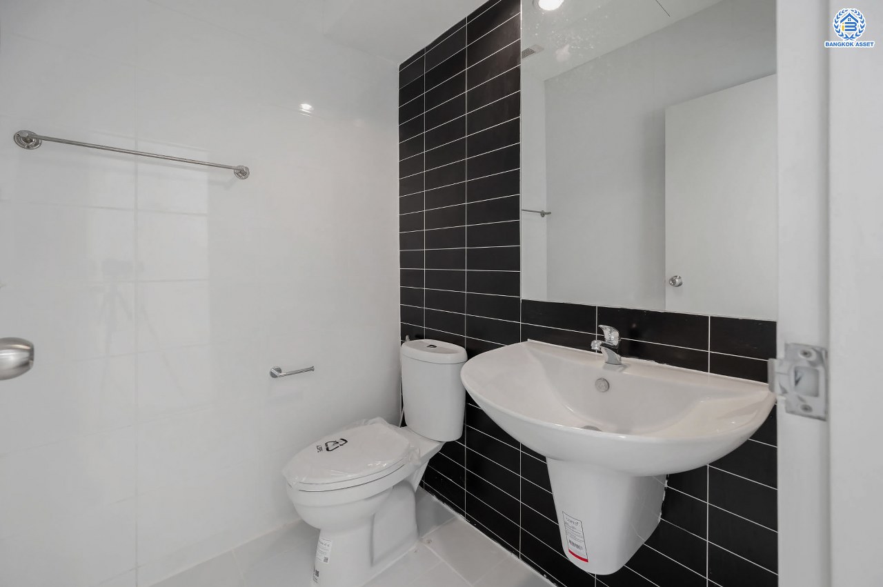 บ้านมือสองตกแต่งใหม่ โครงการ ซิกเนเจอร์ เพชรเกษม69 เนื้อที่ 17.6 ตร.ว. ฟังก์ชัน 3 ห้องนอน 3 ห้องน้ำ จอดรถได้ 1 คัน บ้านสภาพสวย บนทำเลเดินทางสะดวก เชื่อมต่อถนนเพชรเกษม, ถนนกาญจนาภิเษก, ถนนพุทธมณฑลสาย 2 และ 3 ใกล้รถไฟฟ้าสายสีน้ำเงิน "สถานีหลักสอง" ในราคาสุดคุ้ม!...